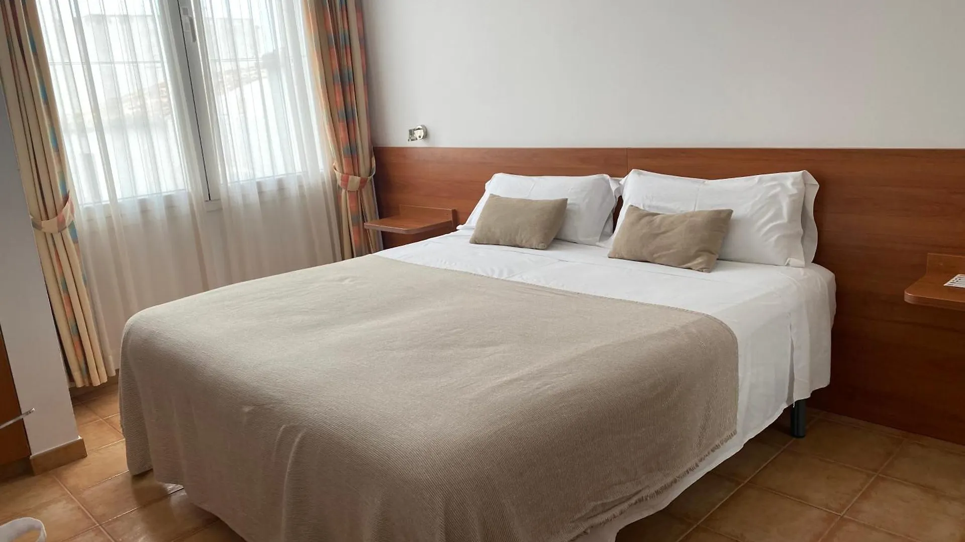 **  Vehi Hotel Cadaques İspanya